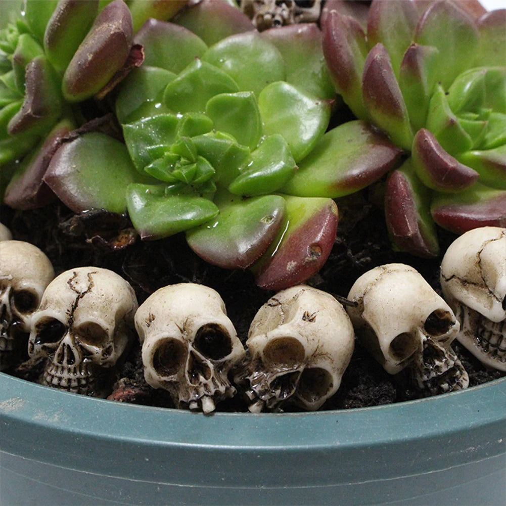 20Pcs Mini Skull Heads Collectable Halloween Gothic Skull Sculptures Creative Festival Theme Landscape Garden Potted Plant Decor