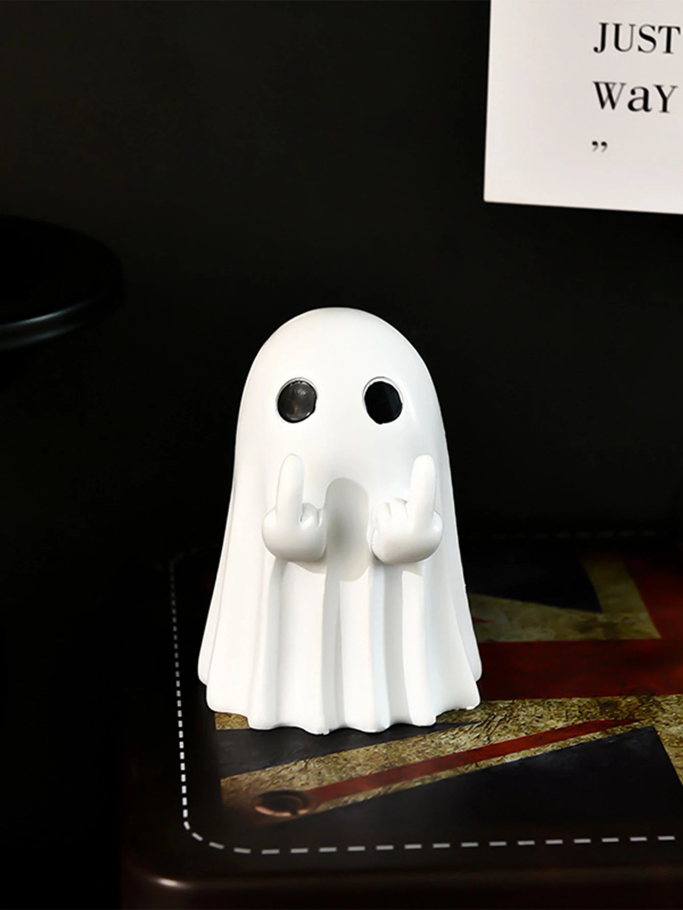 Middle Finger Cute Ghost Statue, Ghosts Small Scary Ghost Figurines, Halloween Home Decorations, Coffee Table Centerpieces Shelf